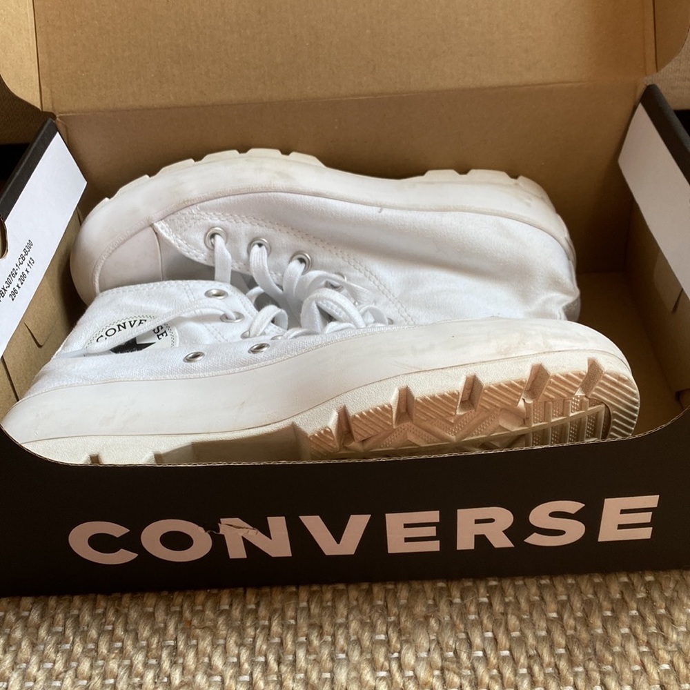 White chunk converse, new with box